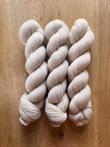  Linen - Highland Wool Fingering